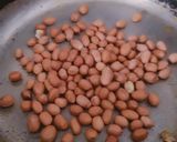 कैरीची आंबट गोड चटणी (kairiche ambat god chutney recipe in marathi) रेसिपी स्टेप 1 फोटो 
