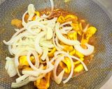 Gambar langkah 4 resipi 👩‍🍳Sotong Goreng Kunyit.