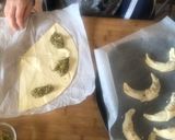 Foto del passaggio 4 della ricetta Cornetti di sfogliaDolci o salati?
