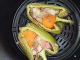 Pimiento verde con jamón, queso y huevo en Air fryer
