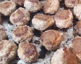Foto del paso 2 de la receta: Albondiguitas con salsa blanca y fideos
