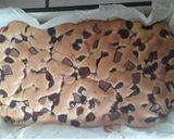Meggyes-csokis beledobálos recept fázis 8 fotója