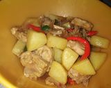 Foto langkah ke 2 dari resep Ayam Kentang Goreng Mentega.