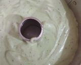 Foto langkah ke 5 dari resep Pandan Oreo Chiffon Cake.