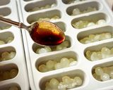 A picture of step 6 of Boba Pudding Ice Cubes.