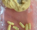 Foto langkah ke 3 dari resep Kue  Bawang Garpu.