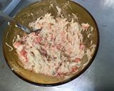 Une image de l'étape 6 de Tomates farcies au crabe, carottes râpées et crème de balsamique.