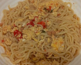 Foto langkah ke 4 dari resep Mi instan cemek telur.