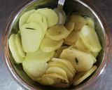 Foto del passaggio 4 della ricetta Patate al forno al limone 🌷