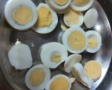 A picture of step 1 of Egg masala.