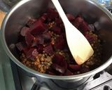 Une image de l'étape 3 de Soupe de betteraves rouges et pois chiches au lard et crème.