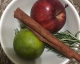 Foto langkah ke 1 dari resep Rosemary Apple Cinnamon Tea.