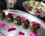 ડેટ્સ ડ્રાયફ્રૂટ મોદક (Dates Dryfruit Modak Recipe In Gujarati) રેસીપી સ્ટેપ4ફોટો