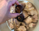 【老菜脯無花果雞湯】來一碗熱騰騰的湯補身的食譜步驟3照片