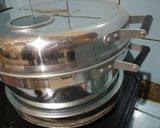 Foto langkah ke 8 dari resep 23. Bolu Karamel Baking Pan.