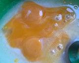 Foto del paso 1 de la receta: Coca de manzana con arándanos y jengibre confitado