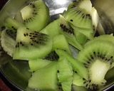 कीवी कॉकटेल (Kiwi cocktail recipe in Hindi) रेसिपी चरण 2 फोटो