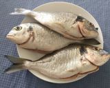 Foto del paso 1 de la receta: Dorada de estero al horno con cama de verduras y arroz thai