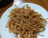 Foto langkah ke 4 dari resep Enoki goreng.