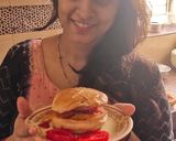 आलू टिक्की बर्गर(Aloo tikki burger recipe in Hindi) रेसिपी चरण 4 फोटो