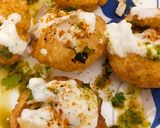 A picture of step 4 of Golgappa chaat.