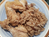 Arroz con pollo, canela y pasas