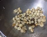 आटे से बने गौंद के लडडू (Atte se bane gond ke ladoo recipe in hindi) रेसिपी चरण 2 फोटो