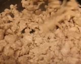 Foto del passaggio 2 della ricetta Tori Soboro - Briciole fini di pollo macinato giapponese