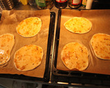 Foto del paso 6 de la receta: Pizzettas y demases de lunes nublao
