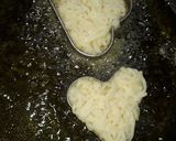 A picture of step 1 of Noodles sandwich.