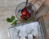 Une image de l'étape 3 de Mocktail fraises citron et sirop de grenadine 🍹.
