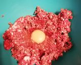 Foto del paso 3 de la receta: Albóndigas de carne mixta con salsa de tomate liviana