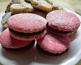 Foto del paso 2 de la receta: Alfajorcitos y Galletitas Día Internacional de la Mujer