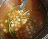 Foto del paso 2 de la receta: Sopa de garbanzo sazonada con tallos de cilantro