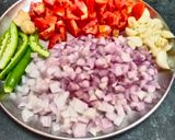 A picture of step 1 of South Indian spicy prawn gravy.