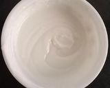 A picture of step 2 of Strawberry Yoghurt Breakfast Bowl.