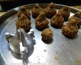 खजुर -बिस्किट मोदक (khajur biscuit modak recipe in marathi) रेसिपी स्टेप 5 फोटो 
