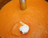 Foto del paso 7 de la receta: Crema de zanahoria y puerro con pimientos asados