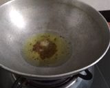 A picture of step 1 of Mutter/peas gajar ki sabzi.