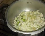 A picture of step 2 of Gobhi ki bhujiya.