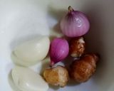 Foto langkah ke 1 dari resep Bening Daun Katuk.