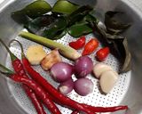Foto langkah ke 1 dari resep Oseng Kikil Pedas Non MSG.