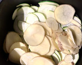 Foto del paso 1 de la receta: Tortilla de patata 🥔 y calabacín 🥒 en airfryer