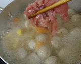 Hình bước làm 3 của món Canh bò viên nấu thơm cà
