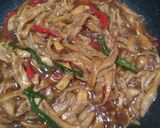 Foto langkah ke 2 dari resep Cah Jamur Pedas Manis.