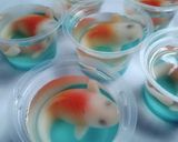 Foto langkah ke 4 dari resep Puding koi cup 🐠.
