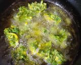 पालक प्याज़ के क्रिस्पी पकौड़े (palak pyaz ki crispy pakode recipe in Hindi) रेसिपी चरण 3 फोटो