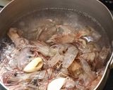 Foto langkah ke 1 dari resep Mie Jamur Enoki Kuah Tomyam (kaldu dari kulit udang).