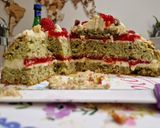 A picture of step 5 of Pistachio and raspberry sponge cake.