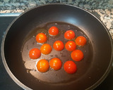 Foto del paso 4 de la receta: Ensalada templada provenzal con vinagreta de grosella